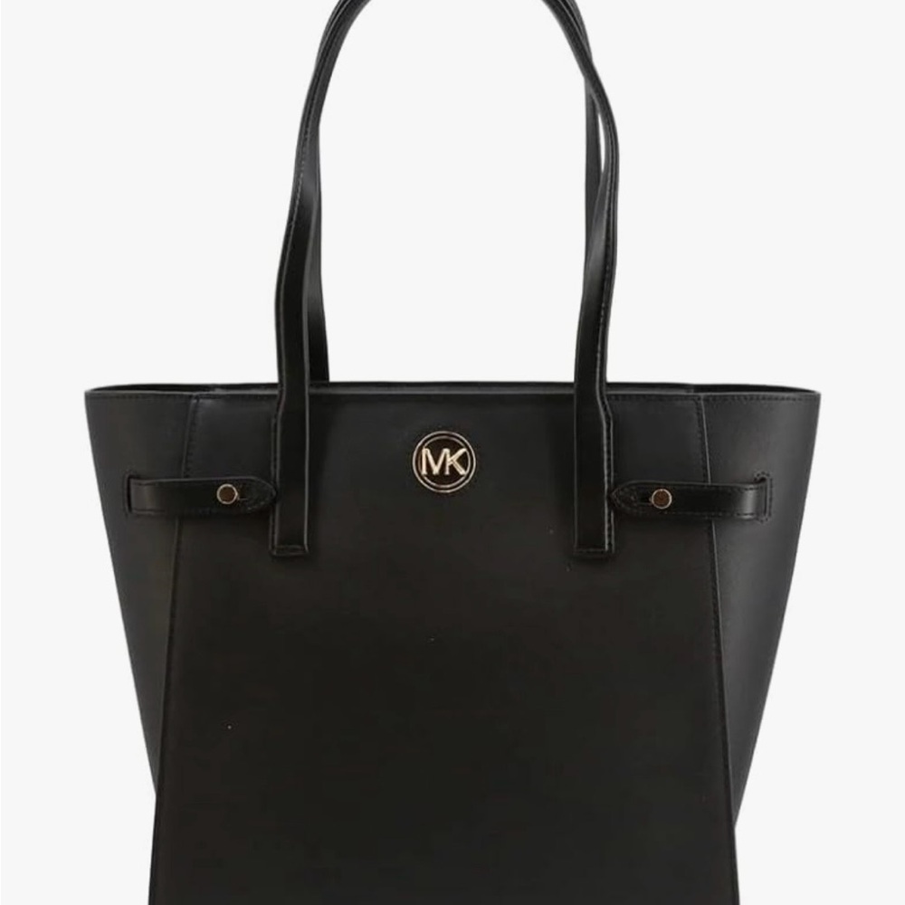 Michael Kors Carmen Large Top Zip
Shoulder Bag